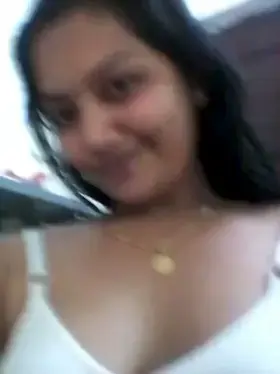 Mallu Girl bras off ❤️📸