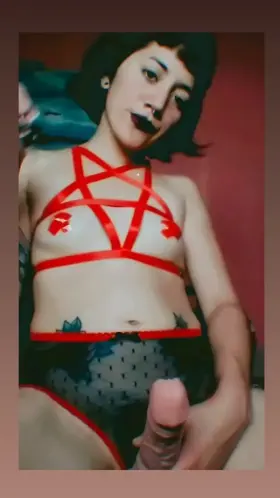 Alpha female, femdom Goddess 👸 | bring your pathetic hanging fella so I lock it away and open your sissy ass to receive my huge cock 🍆 | link below