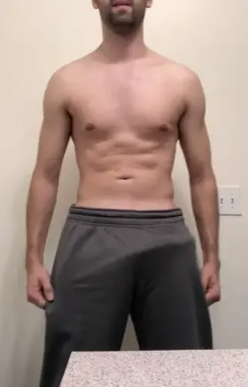 Ever wonder what the cute guy at the gym was packing? 🍆😈