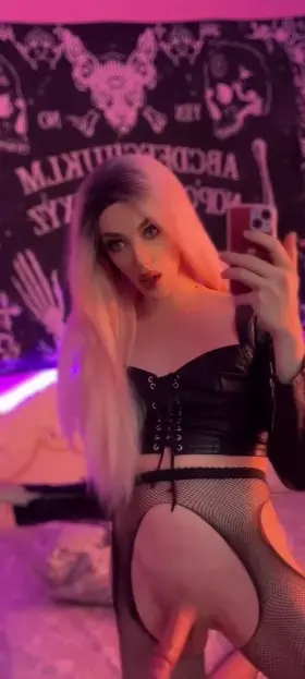 You better get down on your knees cuz I need some head