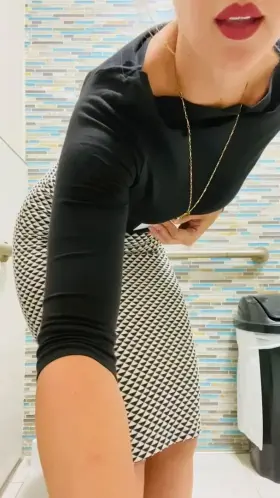 Is a skirt this tight appropriate for a teacher to wear to work? [f]40