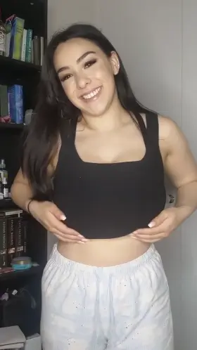 I like guys who like stacked girls... Looks like we're perfect for each other