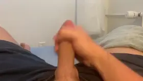 Who wants to get stretched by daddy’s big thick morning wood?🥵