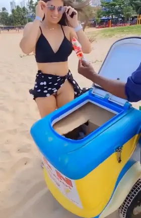 Brazilian flashing the vendor