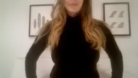 Are busty British girls popular here ?