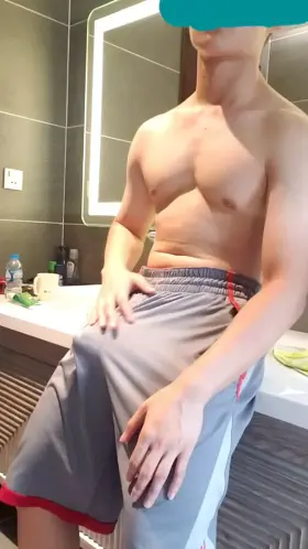 [20][dick pic] I'm like an onion: layered, and can make you cry