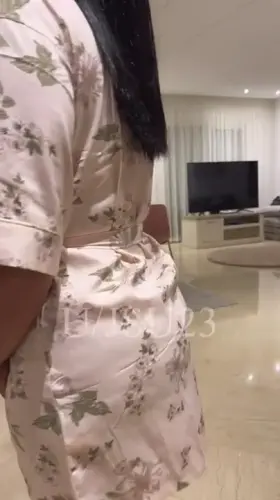 My husband doesn’t appreciate my nudes, so I share them with you instead f40