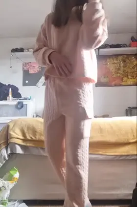 all I need is a pretty person to 'encourage' me to stay locked longer and I might feel this cute every day.