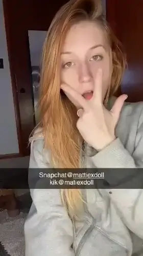 20 [F] Whos on chatting and watch me do something with my tongue just hit me on kik and snap