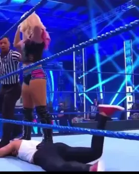 This is my favorite Bayley match, I’m sure the reason why is obvious 🍑