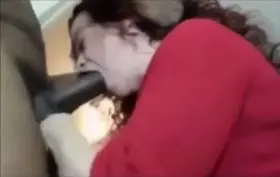 Lady Knows How To Deepthroat