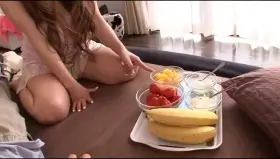 He feeds Hitomi with strawberries, banana, yoghurt milk and cum! 🔥