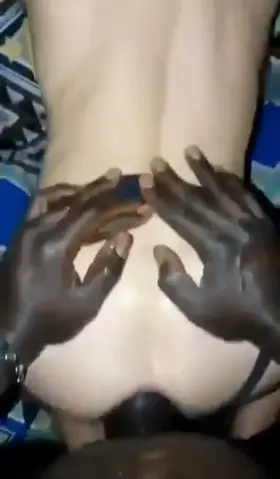 How does this bottom take all that glorious cock!?