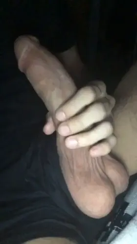 Virgin looking to jerk off in a call, anyone interested? 🤒