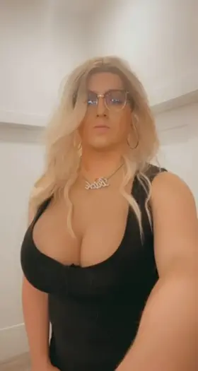 24 year old sissy in charlotte, nc 🤠 any hung alphas wanna grab drinks?