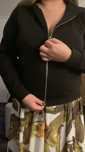 Pull my asian tits out 😈