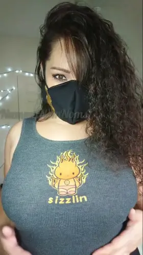 Tank top titty drop 😉👍