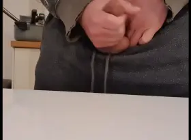 Wishing for someone to come in to my life so we can edge each other for hours on end. For a few hours of work this will be your reward 😉😋