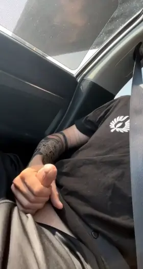 Jerked off in a traffic jam 😈💦🍆
