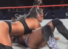 Kiera hogan jiggly cheeks