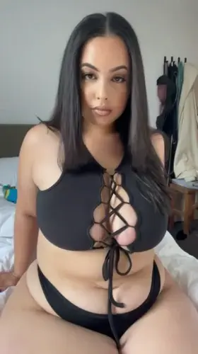 These F cups can feed a whole village, watch me take them out