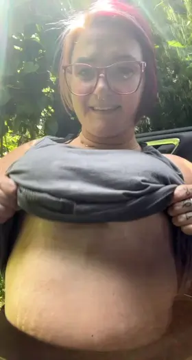 Just dropping by to say hi. ☺️