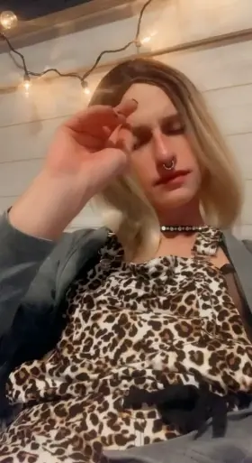 It’s okay, you can kiss the tip😏💁‍♀️