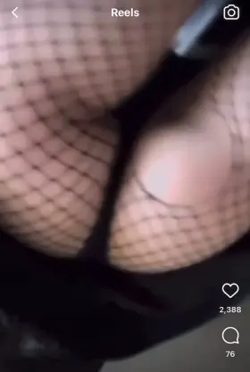 Does she look familiar (sorry for deleting and reposting)