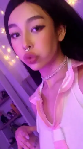 Do u like asian sluts?😈❤️