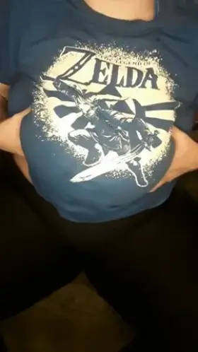 My old sports bra barely kept my tits in during the drop 😅