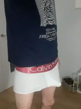 29 [M4F] im a spanish boy, long term available... i like know and play with girls around the world! my kik user is same name on reddit