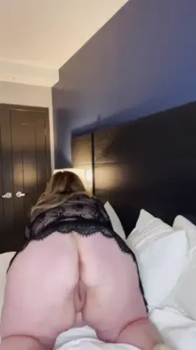 This is my last day off🥺! I’m bored with nobody to play with by myself… What’s a girl to do? 👄🥰My chats are always open!🥰👄