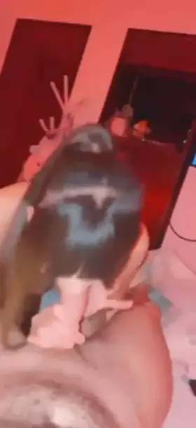 I love to suck a dick 🤤 I can suck yours.