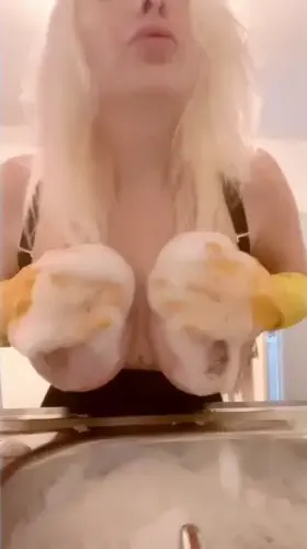 Anyone fancy helping me wash up? 💦😜😈