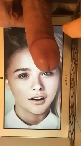 Chloe Moretz Loves Cum On Her Face