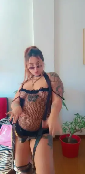 a submissive slave who wants to be peggin and fucked by mommy? comment and DM for tasks [domme]