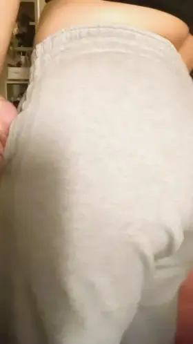 21f viet-filipina | as comfy as these sweats are… my cake has got to breathe every now and then ♡