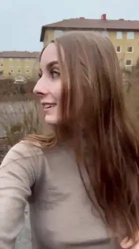 I used to be too shy to take nudes at all, now I take them outside where all my neighbours can see 😏 (flash)