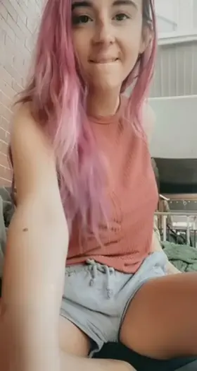 I heard theres rewards for early risers but anyways here’s my pussy [gif]