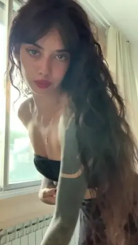 i felt hot in this skirt, what do we think 👀