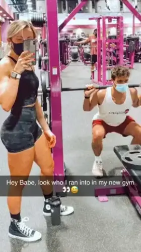 Hope you don't mind me being bottomless around my ex 👀💁🏼‍♀️