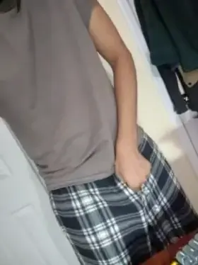 Any volunteers have 2 free hands to help whip this out?