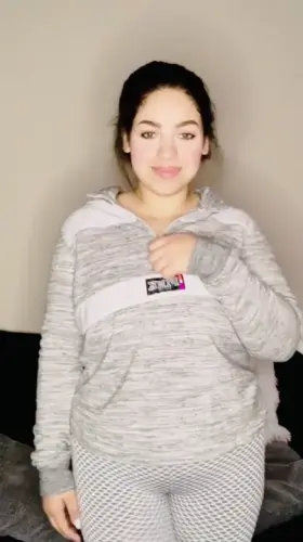 Do you like chubby moms with big boobs? 😋💖