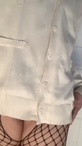 Can you help me get this top off?