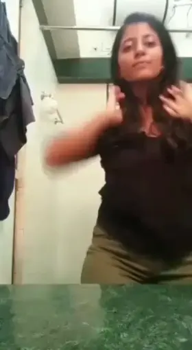 Indian Super Hot Girl Shows Her Bigg Boobs & Cute Ass to Her Manager [Must Watch] [Full Video Link in Comments]