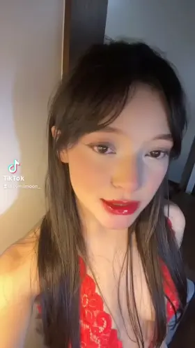 My goal is make you smile today (bonus if you got hard) 😻