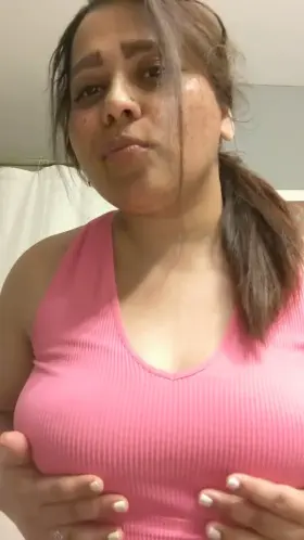 Your medium titty muslim girlfriend 😇