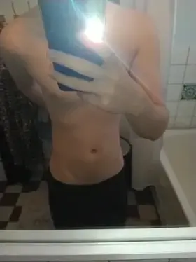 ⬆️vote if you let my cock grow in your mouth