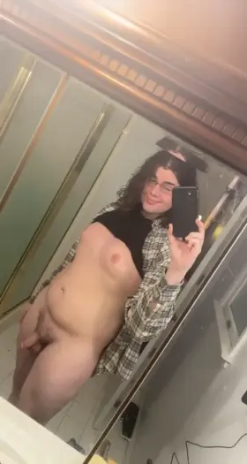 I love sharing my feminized body with the world 🥰