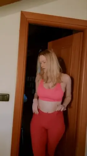 Help me choose my gym outfit.